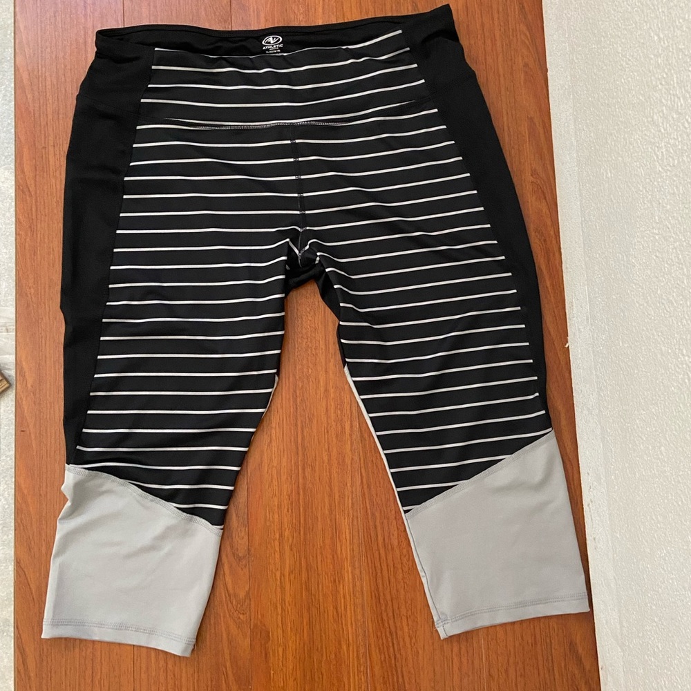 Yoga pants/workout leggings